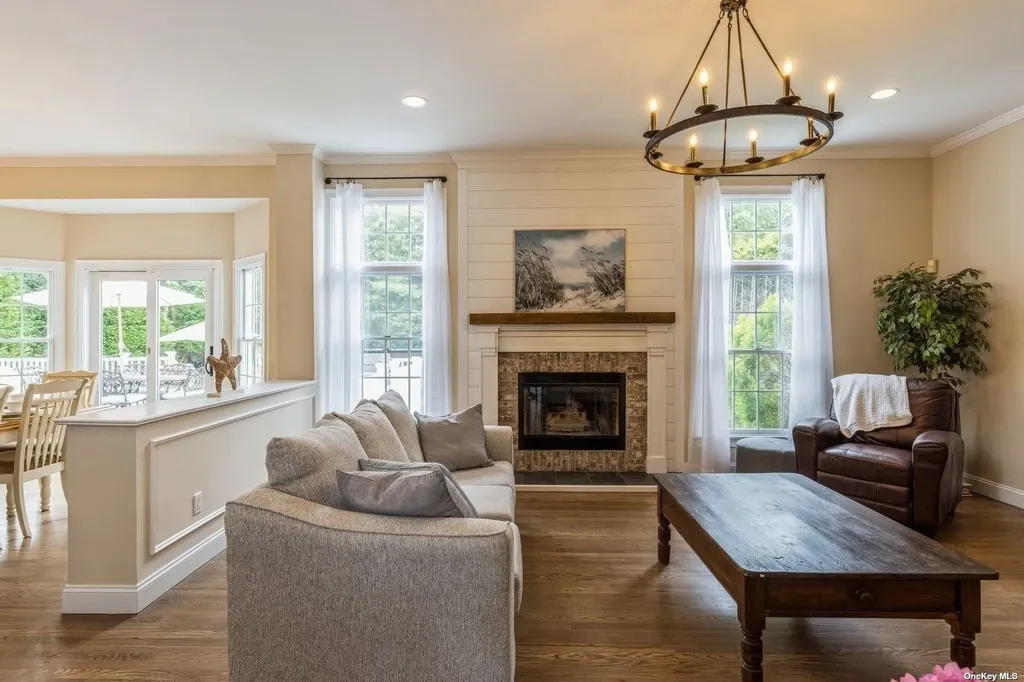 24 Bridle Path Westhampton Beach NY 11978