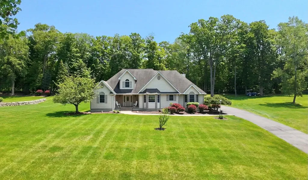 16 Hidden View Drive Newburgh NY 12550