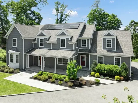 22 Robbins Road Pleasantville NY 10570