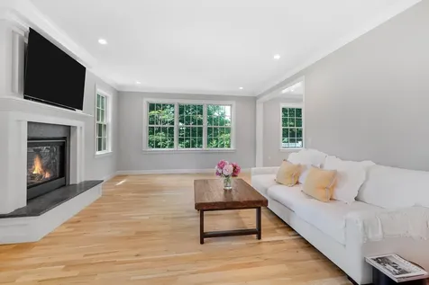 22 Robbins Road Pleasantville NY 10570