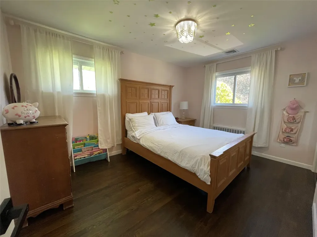 232 Vincent Drive East Meadow NY 11554