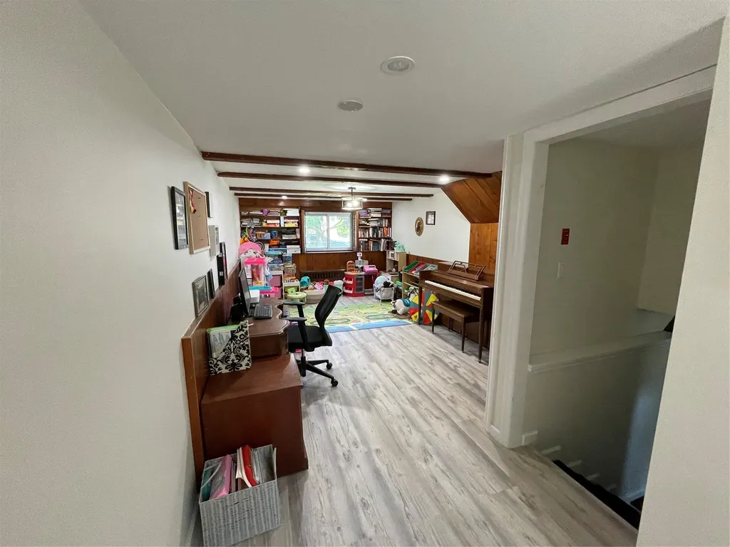 232 Vincent Drive East Meadow NY 11554