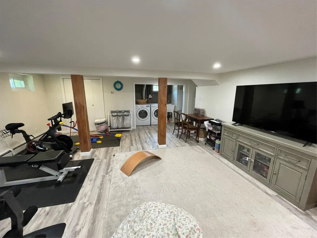232 Vincent Drive East Meadow NY 11554
