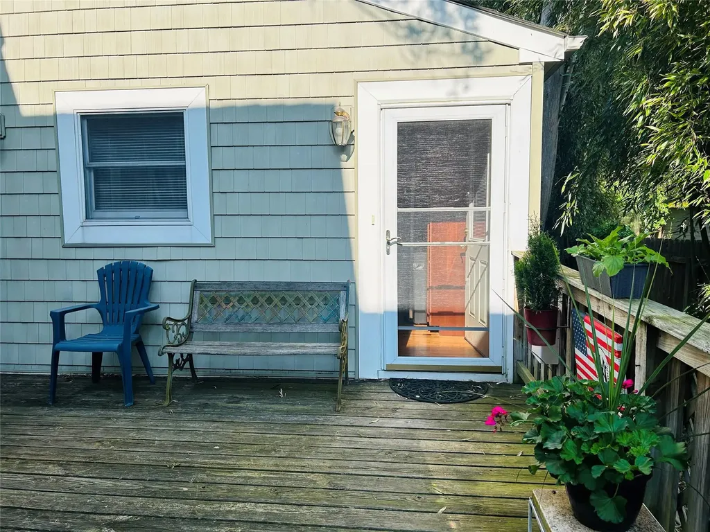 43 Totten Place Babylon NY 11702