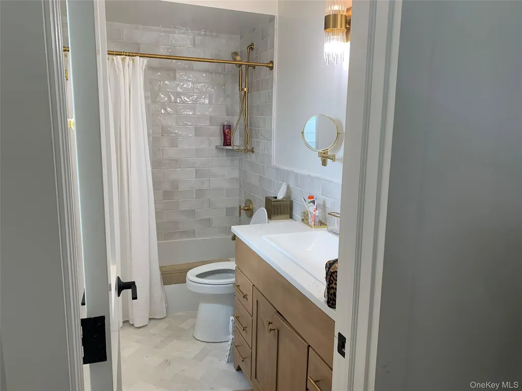 7 Atlantic Avenue Seaview NY 11770