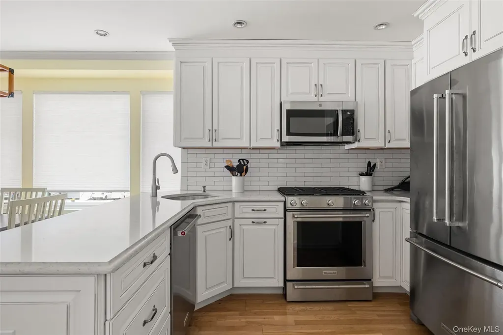260 W Broadway Long Beach NY 11561