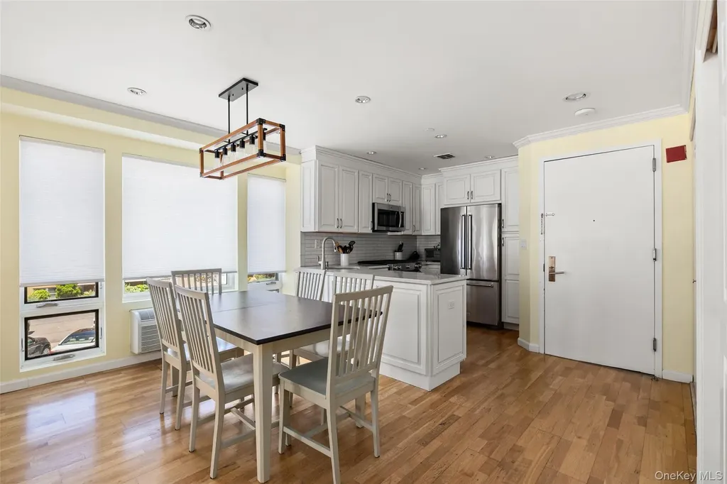260 W Broadway Long Beach NY 11561