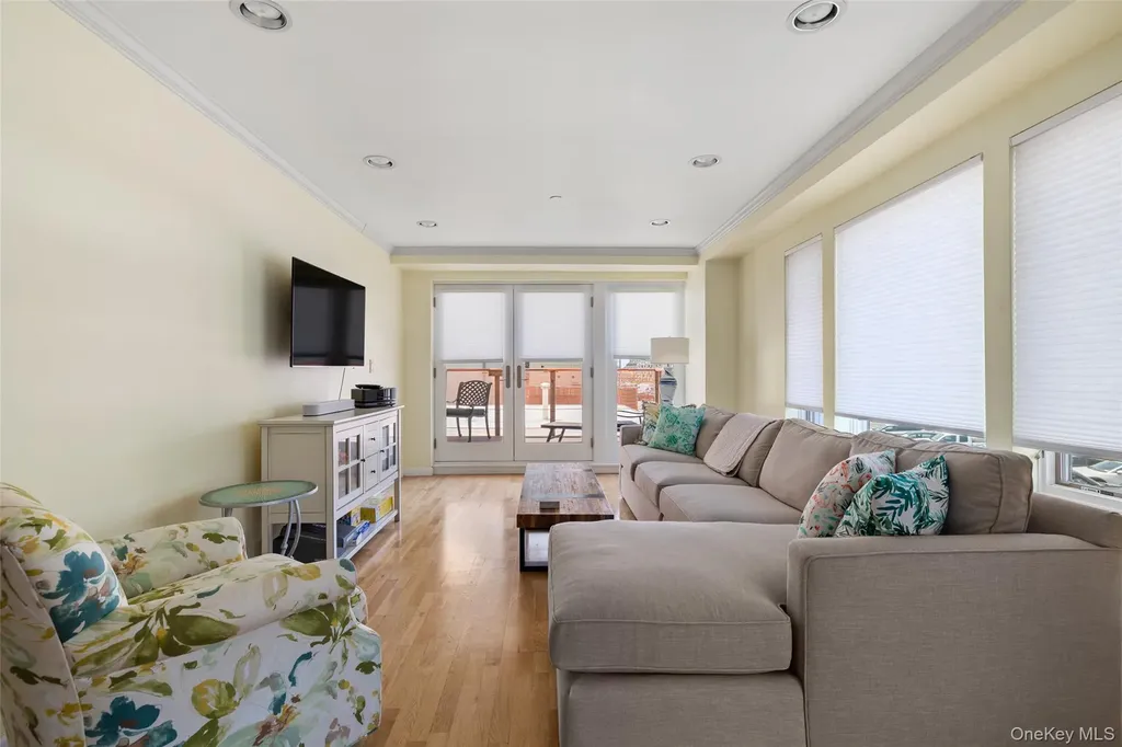 260 W Broadway Long Beach NY 11561