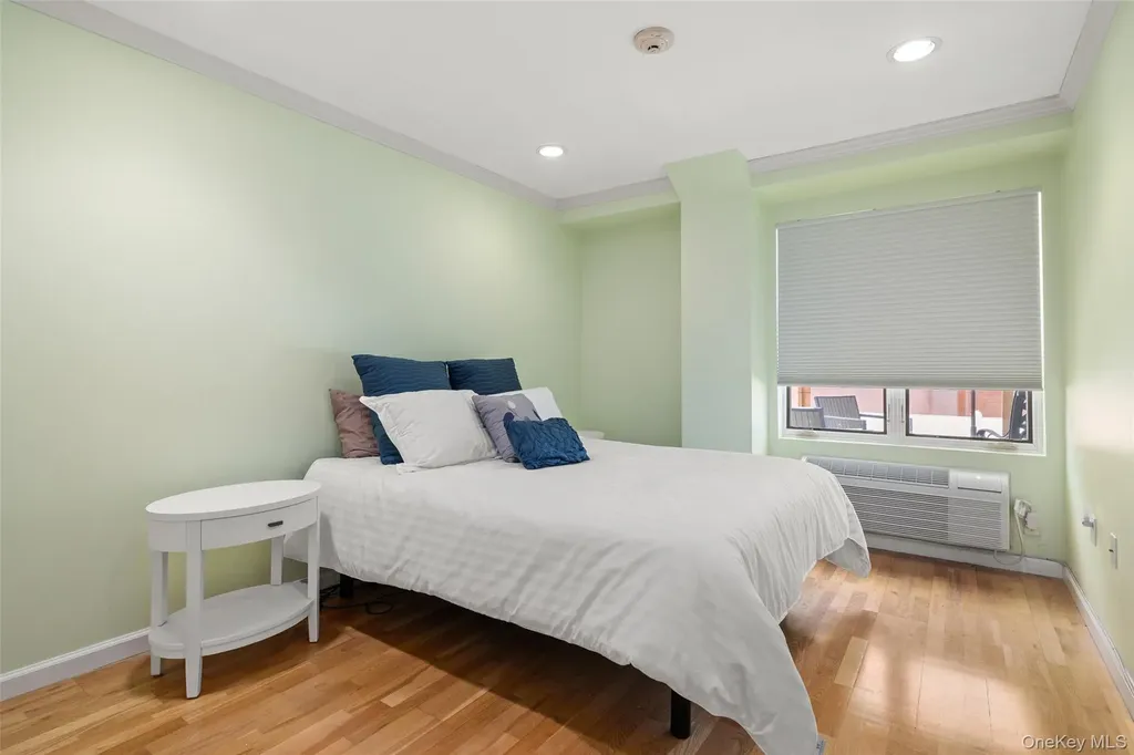 260 W Broadway Long Beach NY 11561