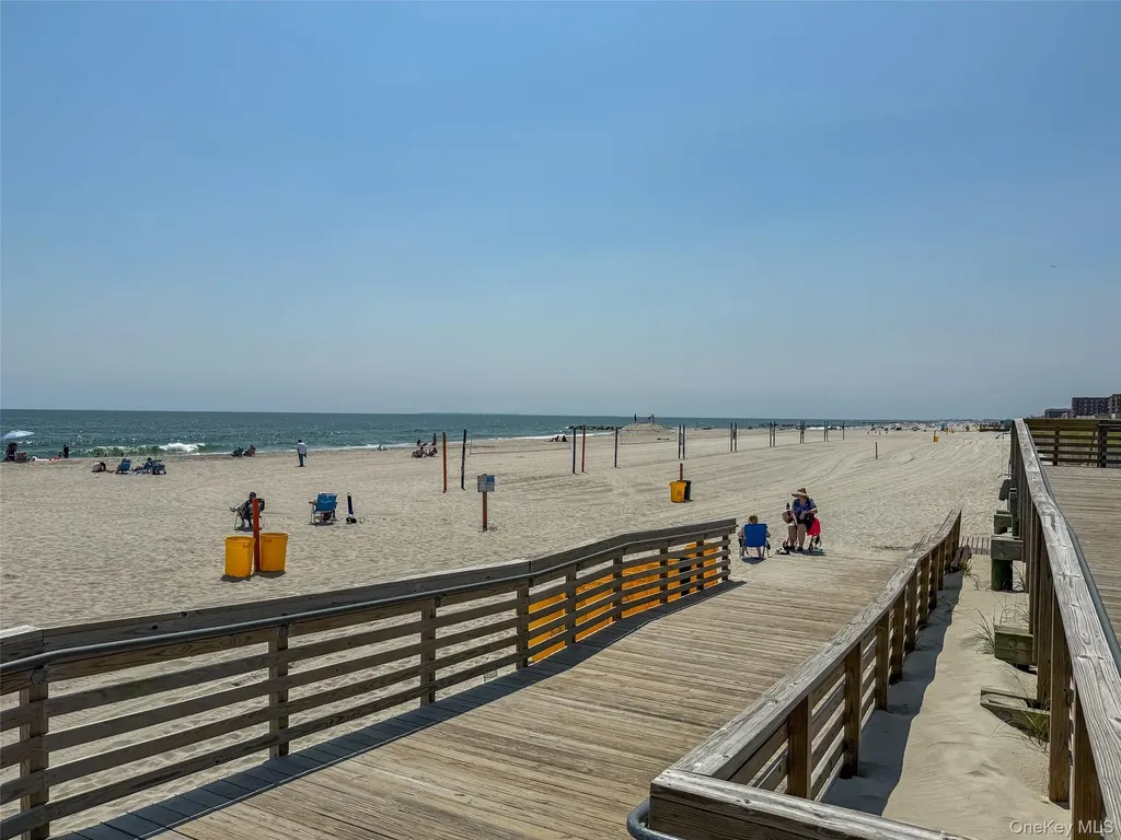 260 W Broadway Long Beach NY 11561