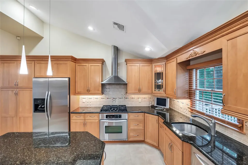 18 Commander Vic Lane Nesconset NY 11767