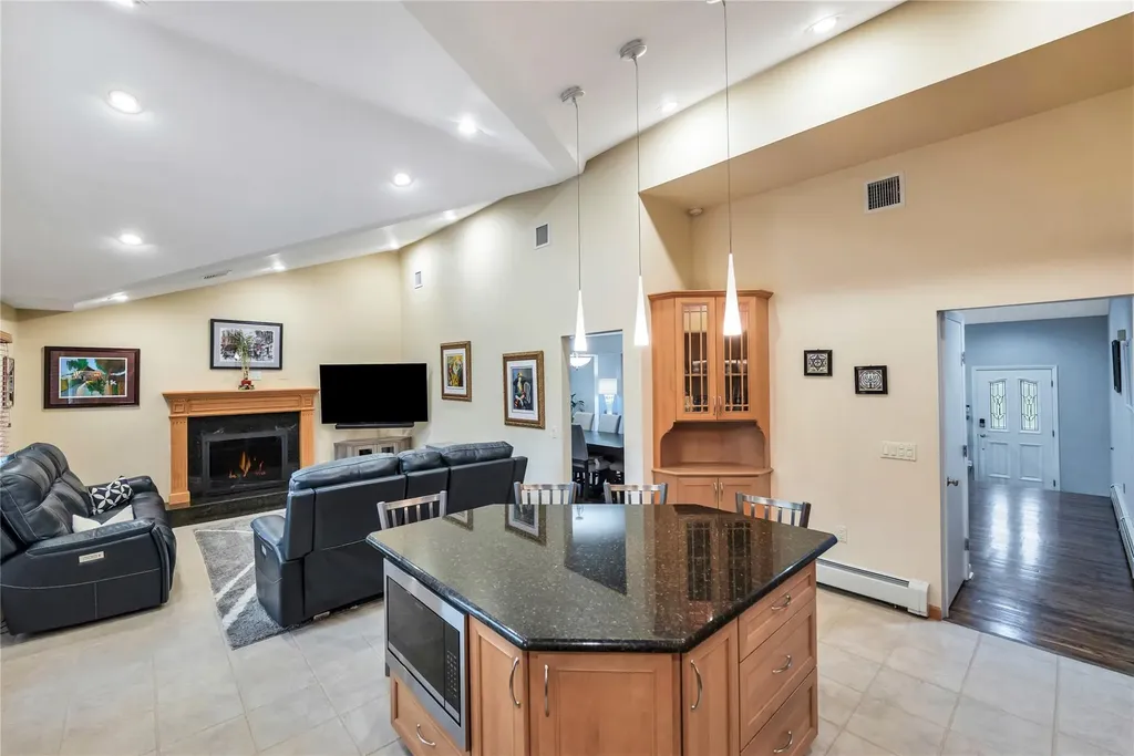 18 Commander Vic Lane Nesconset NY 11767
