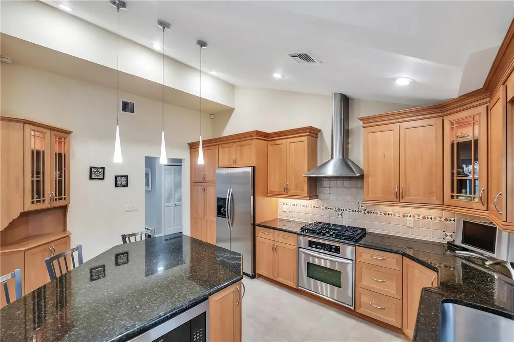 18 Commander Vic Lane Nesconset NY 11767