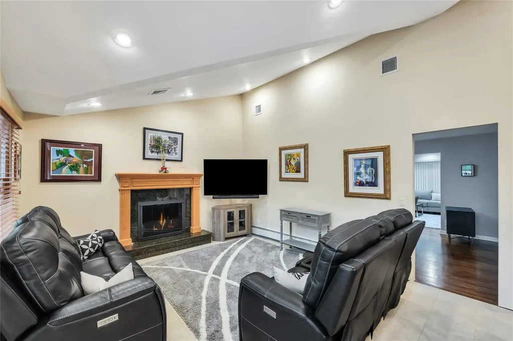 18 Commander Vic Lane Nesconset NY 11767