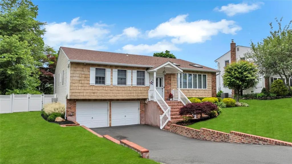 18 Commander Vic Lane Nesconset NY 11767