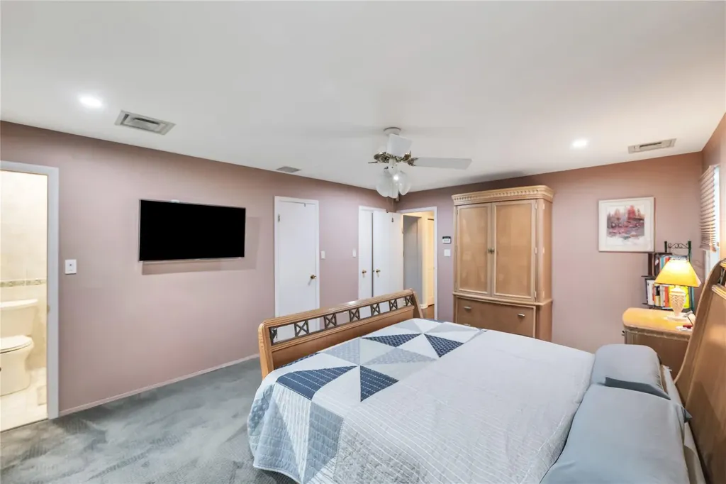 18 Commander Vic Lane Nesconset NY 11767