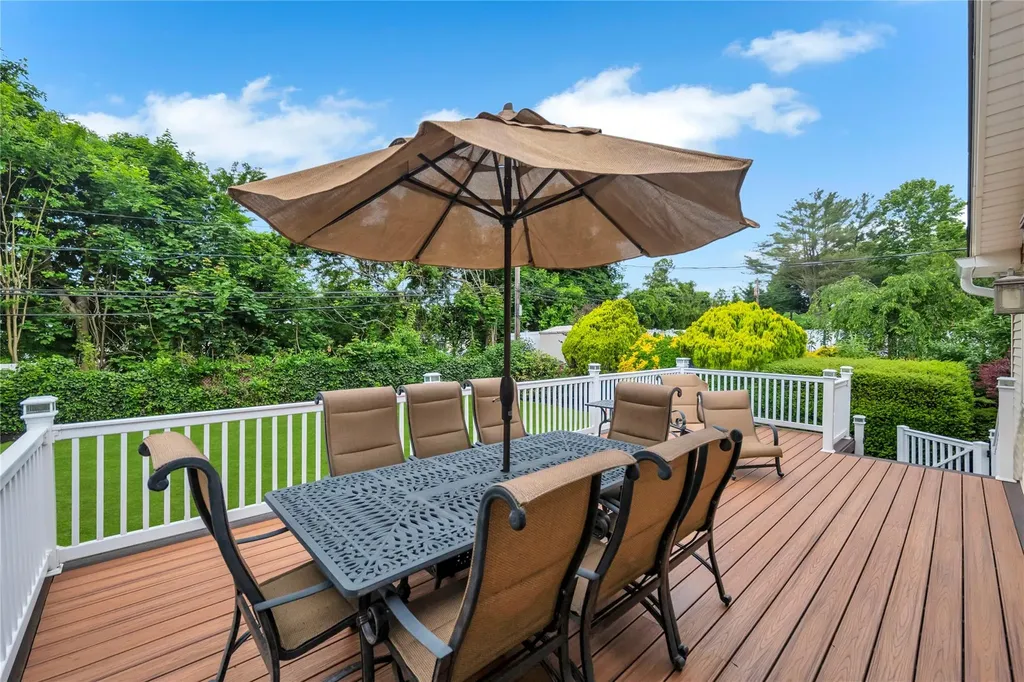 18 Commander Vic Lane Nesconset NY 11767