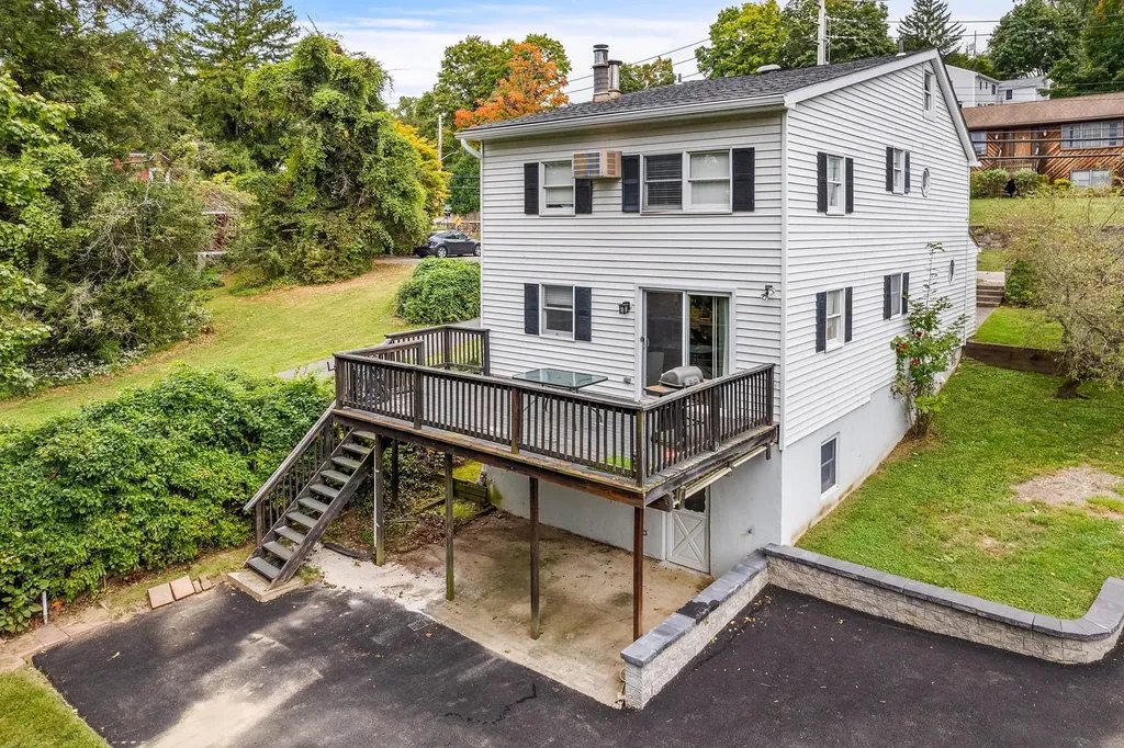 59 Old Albany Post Road Ossining NY 10562