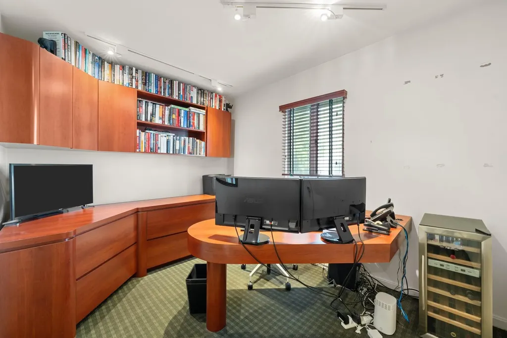 561 Amherst Drive Woodmere NY 11598