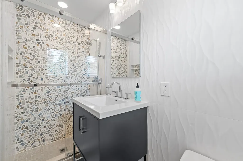 561 Amherst Drive Woodmere NY 11598