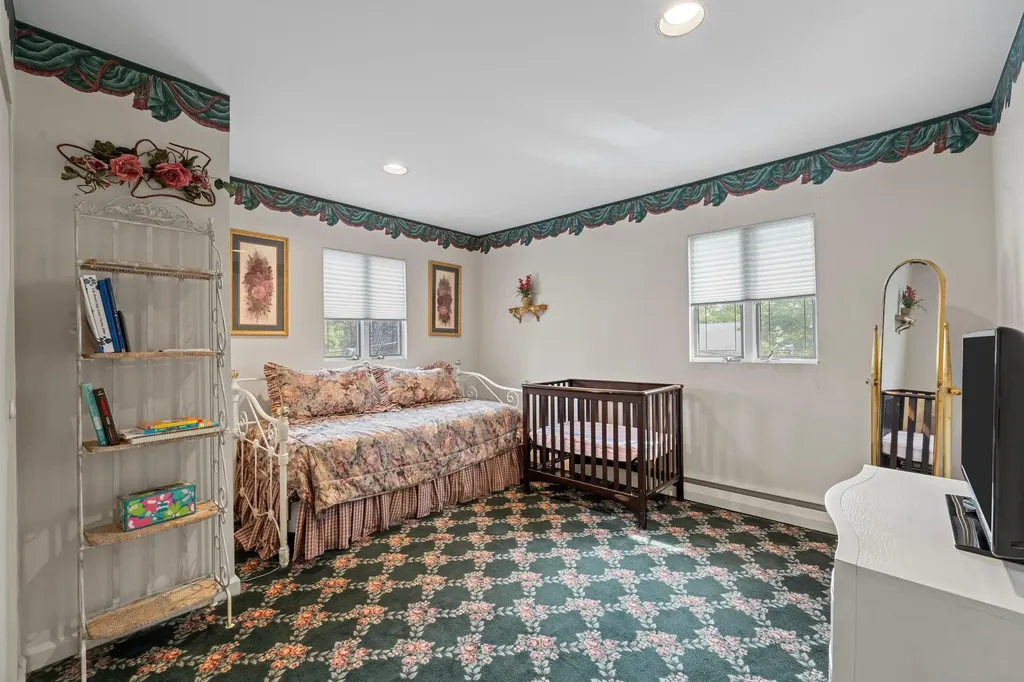 561 Amherst Drive Woodmere NY 11598