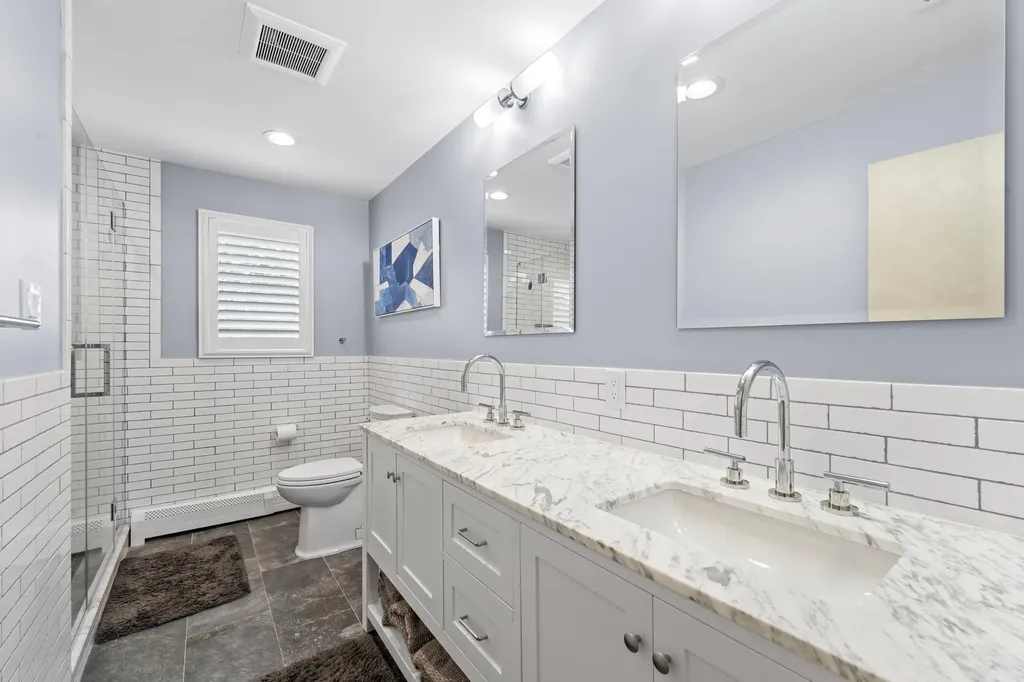 561 Amherst Drive Woodmere NY 11598