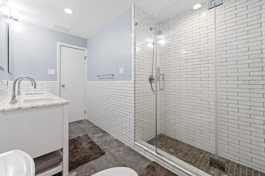 561 Amherst Drive Woodmere NY 11598