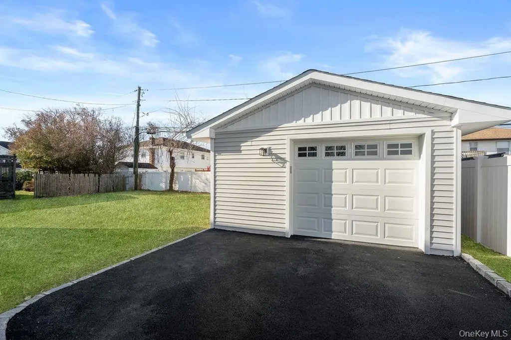 56 Seitz Drive Bethpage NY 11714