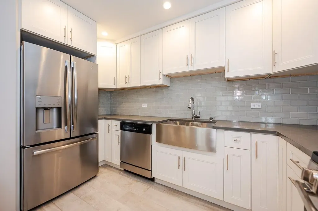661 W Broadway Long Beach NY 11561