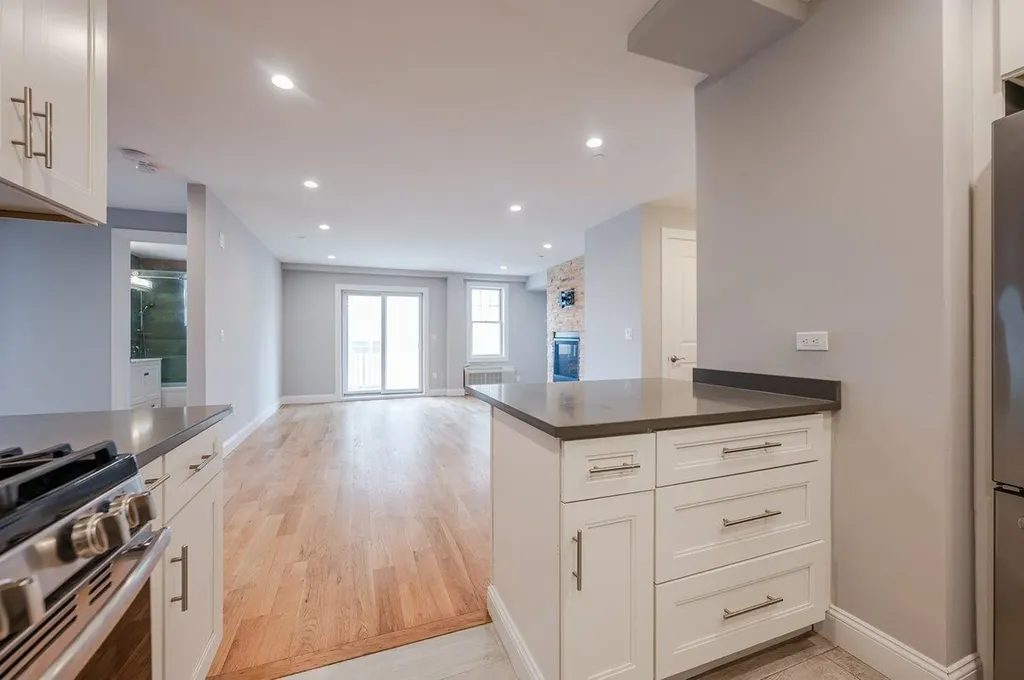 661 W Broadway Long Beach NY 11561