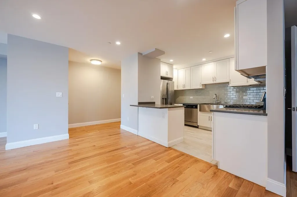 661 W Broadway Long Beach NY 11561