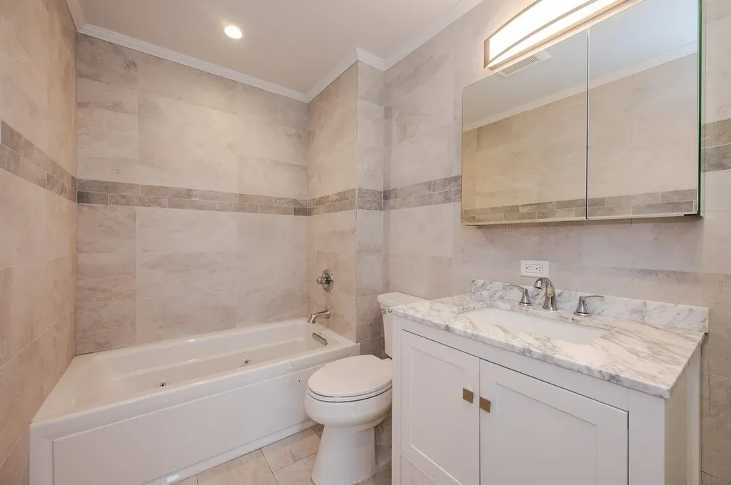 661 W Broadway Long Beach NY 11561