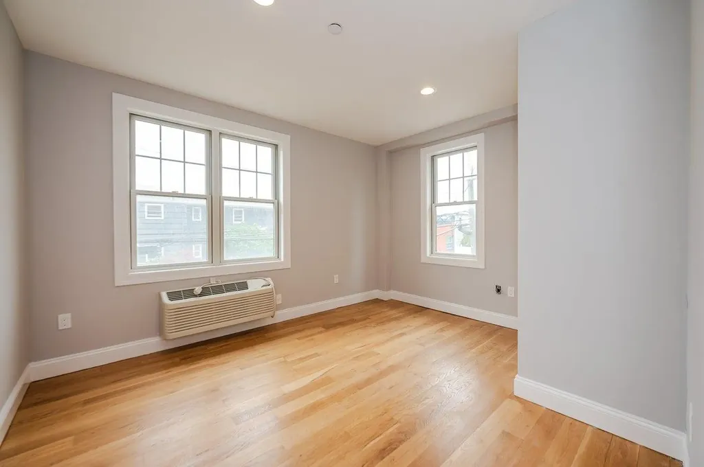 661 W Broadway Long Beach NY 11561