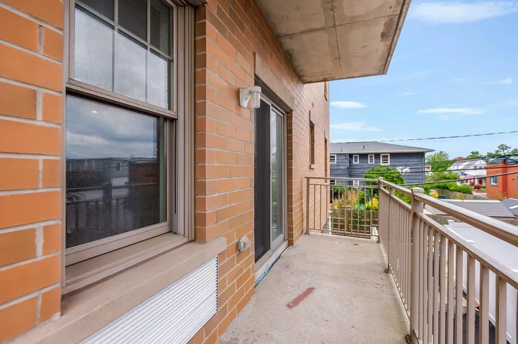 661 W Broadway Long Beach NY 11561