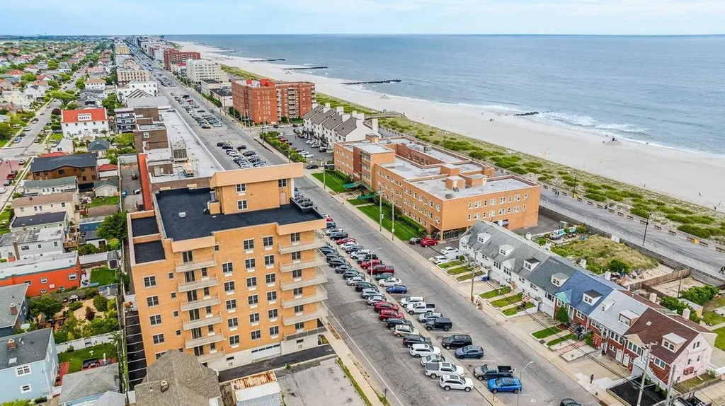661 W Broadway Long Beach NY 11561