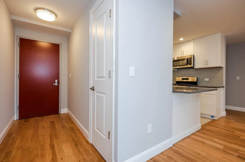 661 W Broadway Long Beach NY 11561