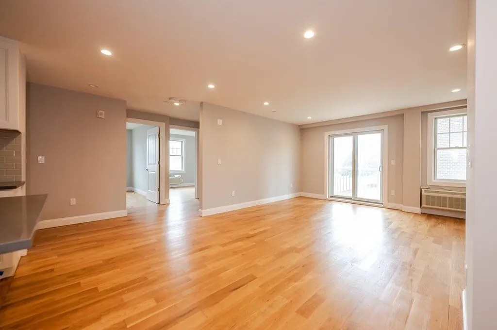 661 W Broadway Long Beach NY 11561