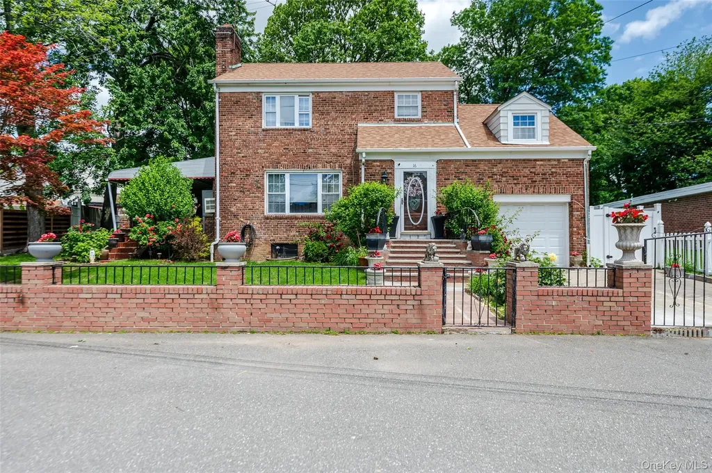 21 Aka 16 Larkspur Lane Yonkers NY 10704
