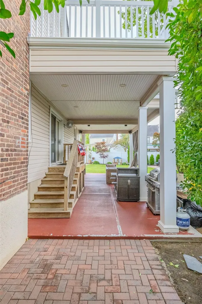 3 Palisade Avenue Lynbrook NY 11563