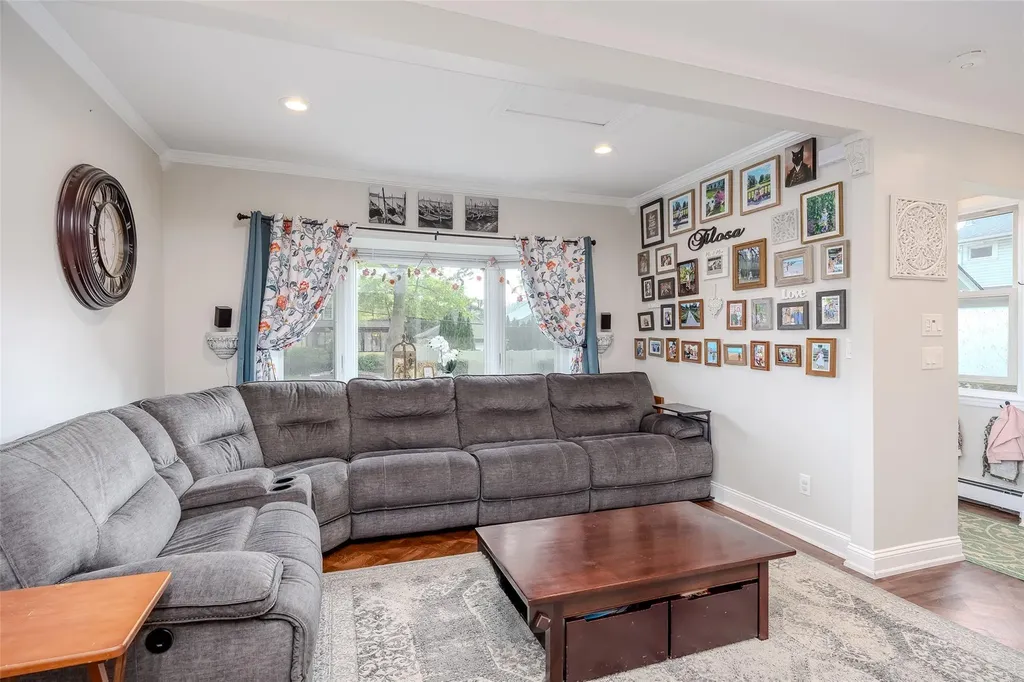 3 Palisade Avenue Lynbrook NY 11563
