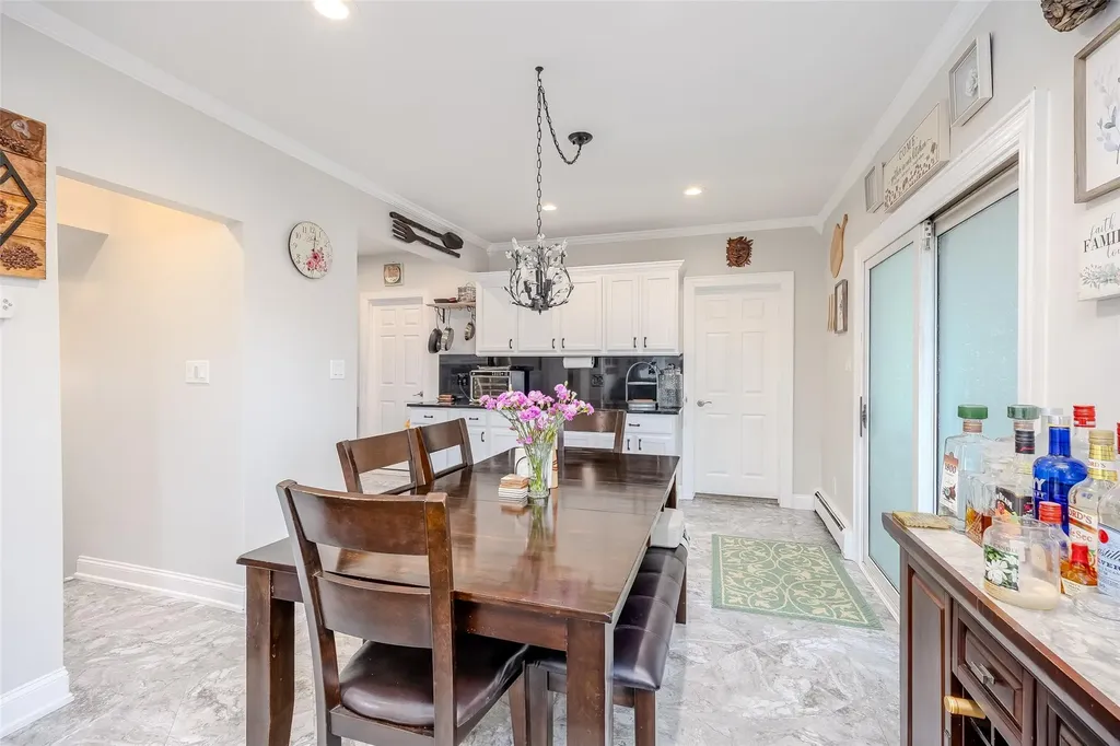 3 Palisade Avenue Lynbrook NY 11563