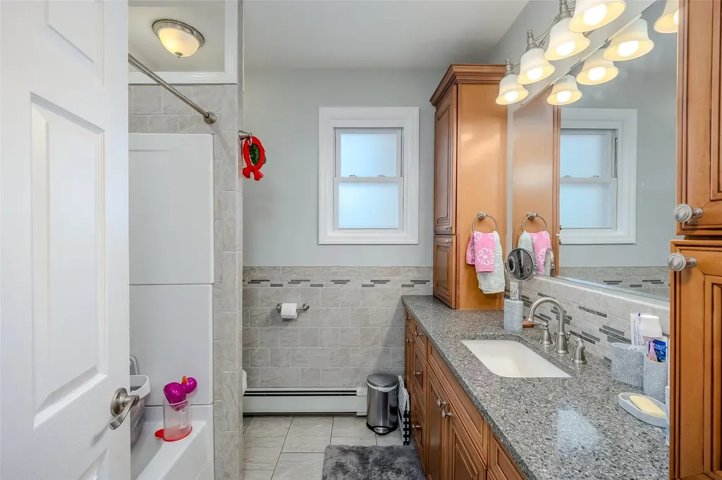 3 Palisade Avenue Lynbrook NY 11563