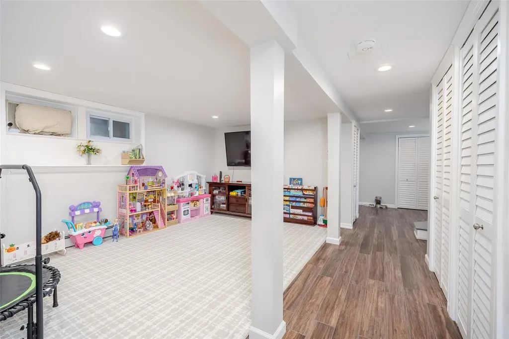 3 Palisade Avenue Lynbrook NY 11563