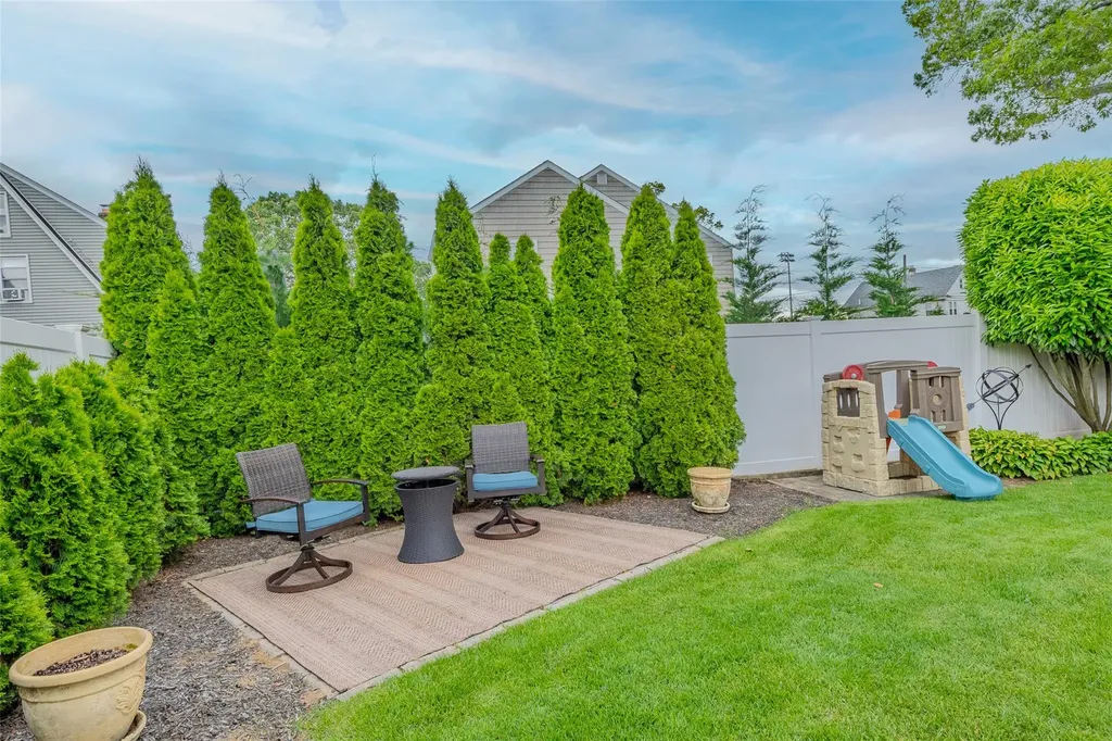 3 Palisade Avenue Lynbrook NY 11563