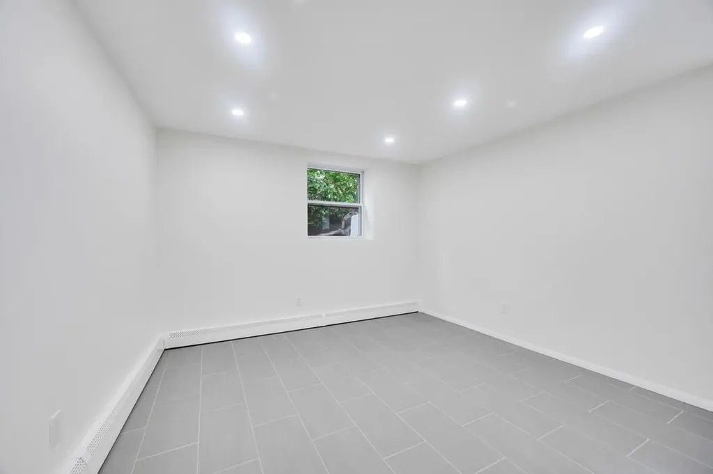 26 Ravine Road Great Neck NY 11023