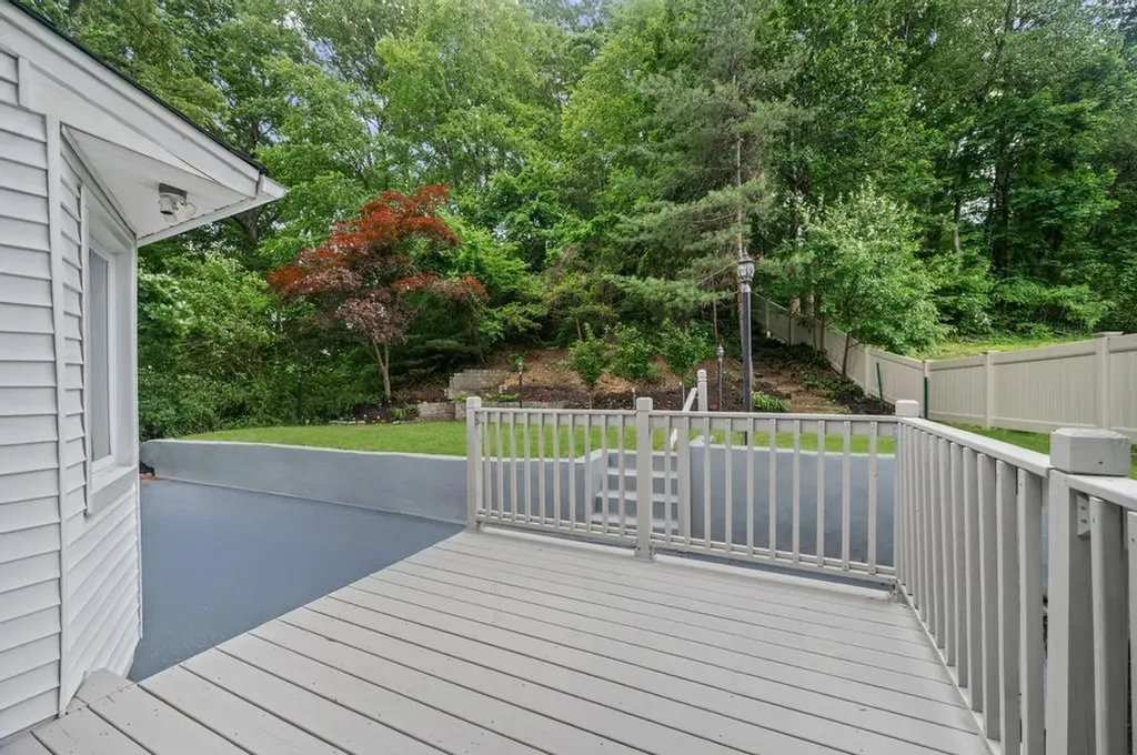 26 Ravine Road Great Neck NY 11023
