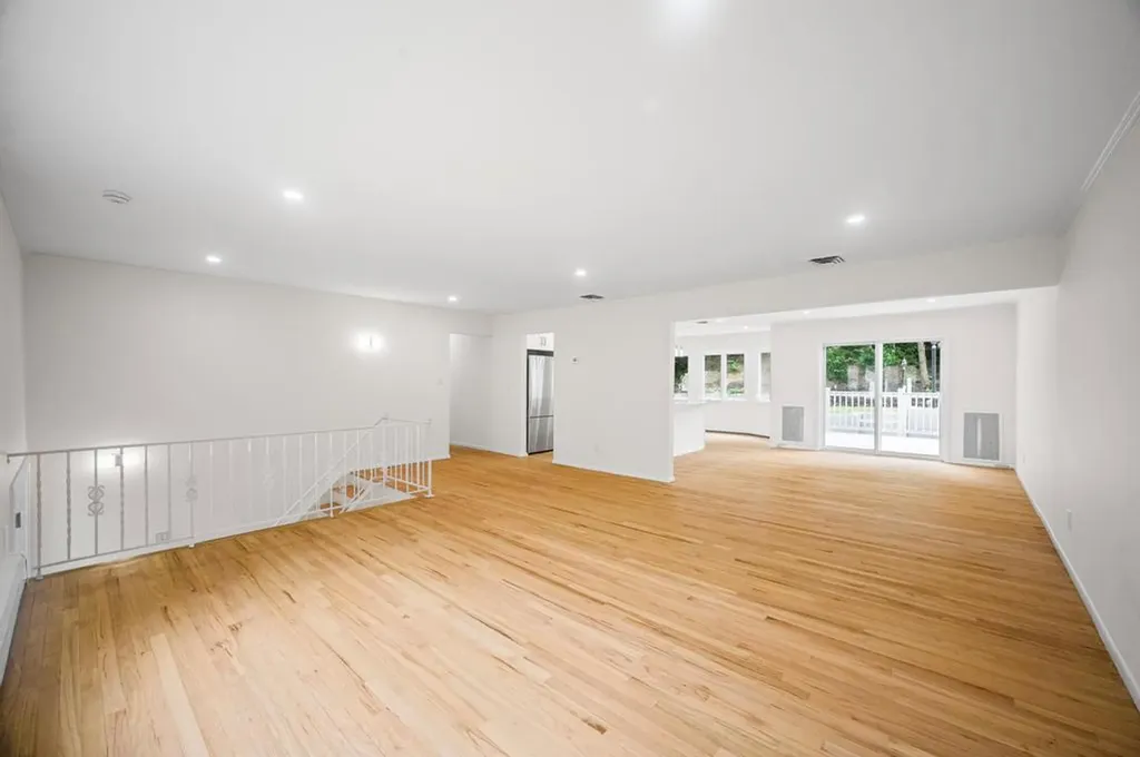 26 Ravine Road Great Neck NY 11023