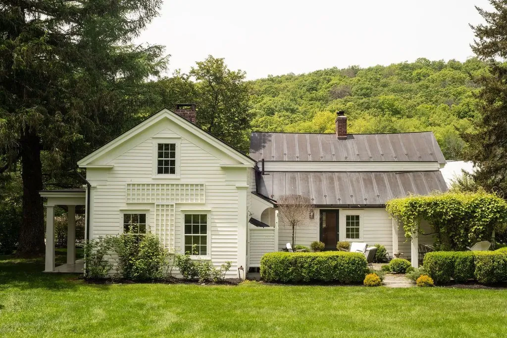 516 County Route 11 Ancram NY 12502