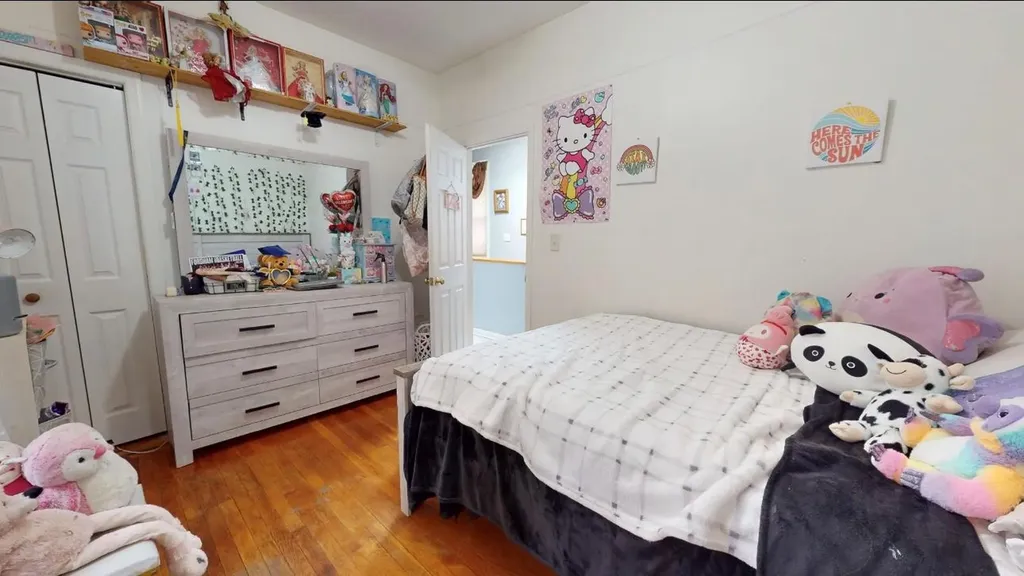 2547 Laconia Avenue Bronx NY 10469