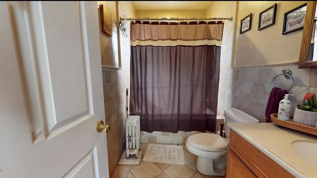 2547 Laconia Avenue Bronx NY 10469